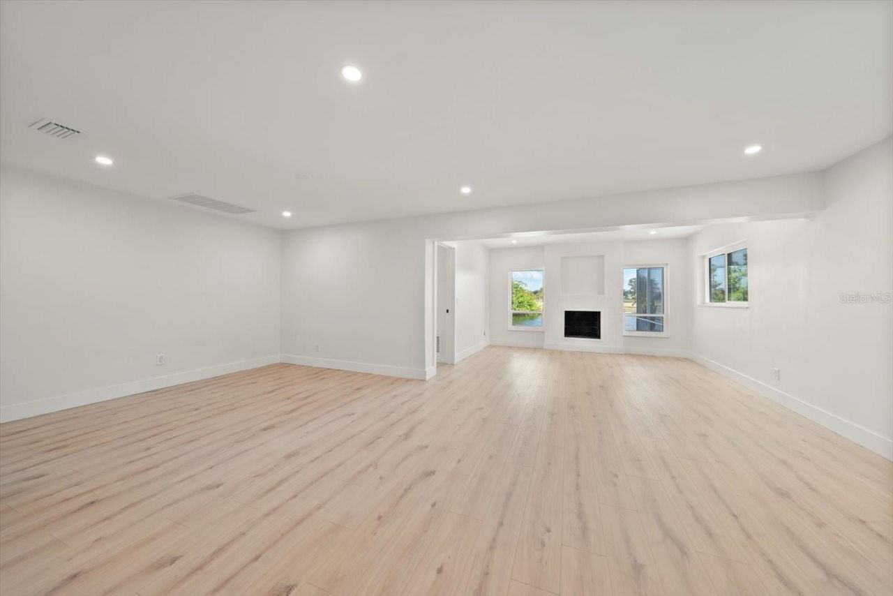 6667 Greenbrier Drive, Seminole, FL 33777 Photo