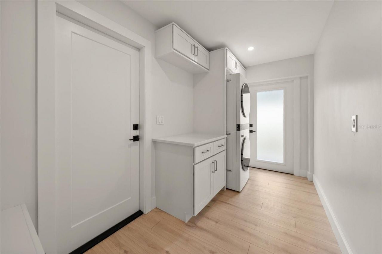 6667 Greenbrier Drive, Seminole, FL 33777 Photo