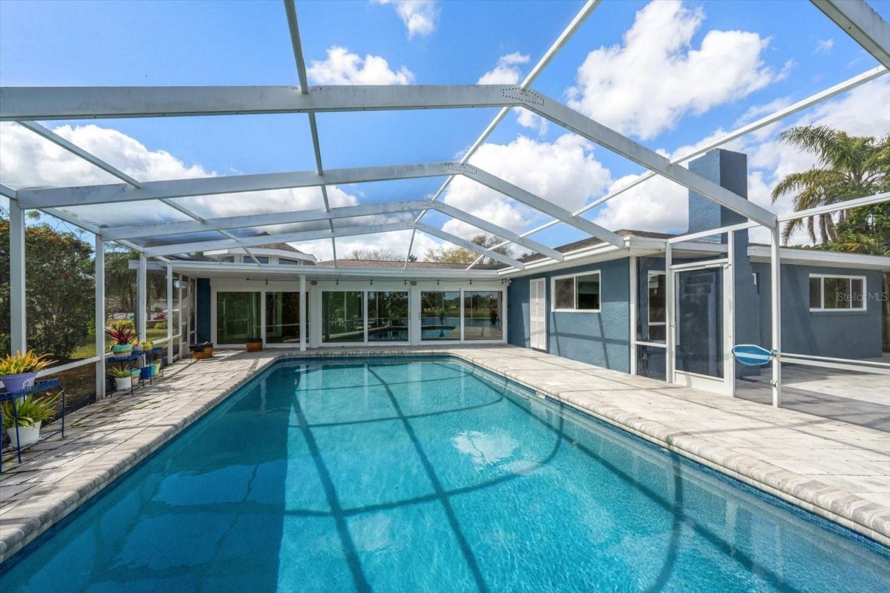 6667 Greenbrier Drive, Seminole, FL 33777 Photo