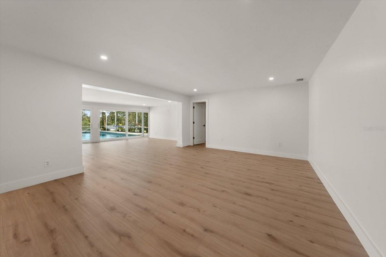 6667 Greenbrier Drive, Seminole, FL 33777 Photo