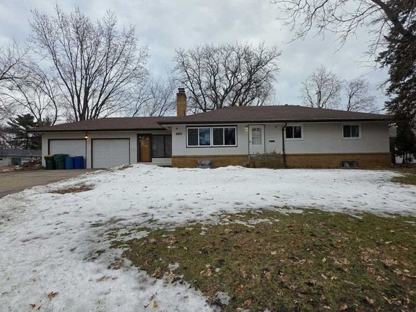 5530 Halifax Avenue N, Brooklyn Center, MN 55429