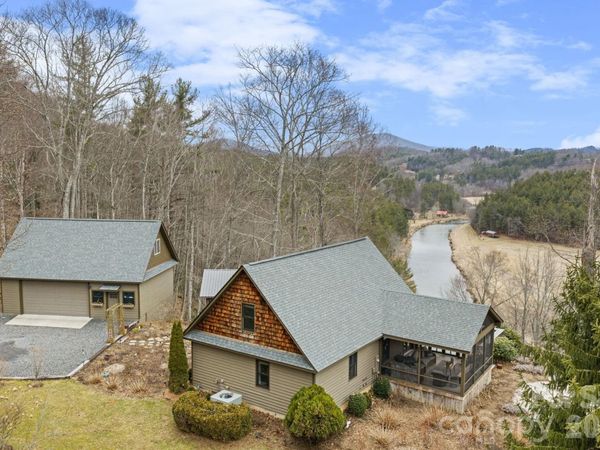 560 Falcon Ridge Drive, West Jefferson, NC 28694