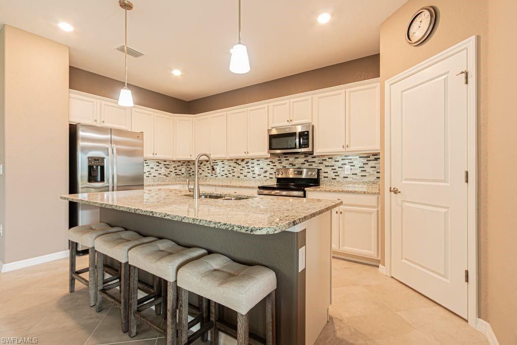 3943 E Hampton Cir, Alva, FL 33920 Photo