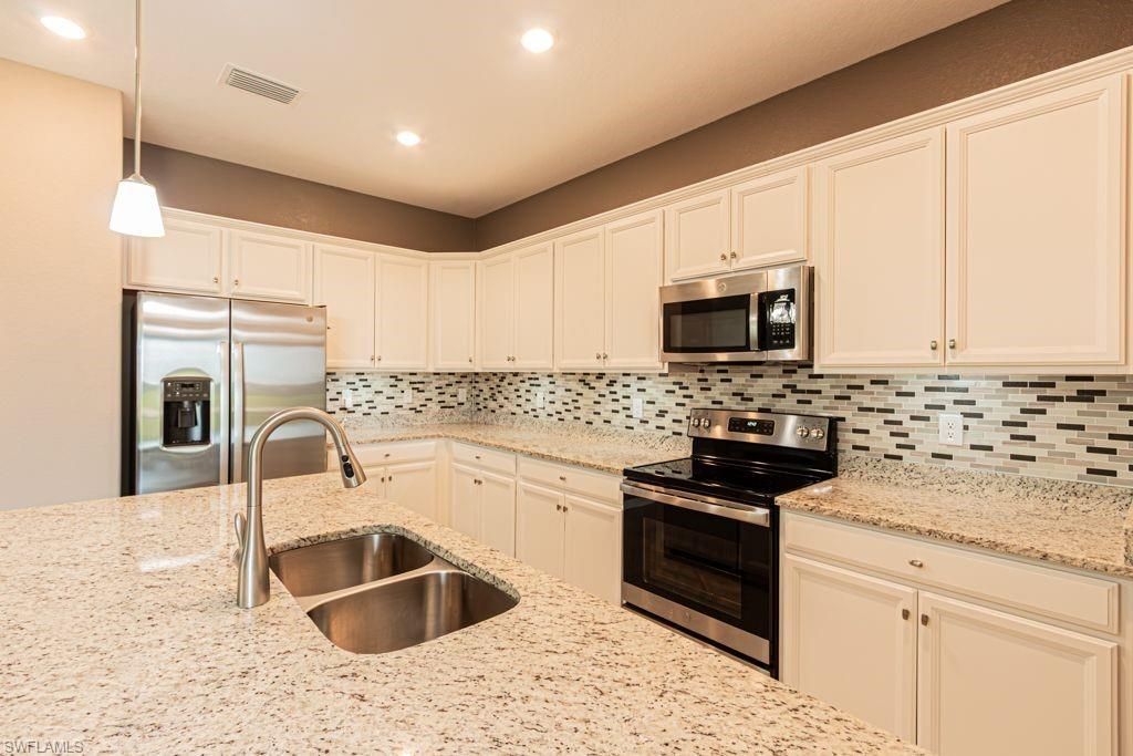 3943 E Hampton Cir, Alva, FL 33920 Photo