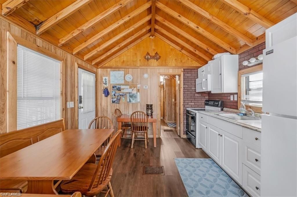 825 Copeland Ave S, Unit 20, Everglades City, FL 34139 Photo