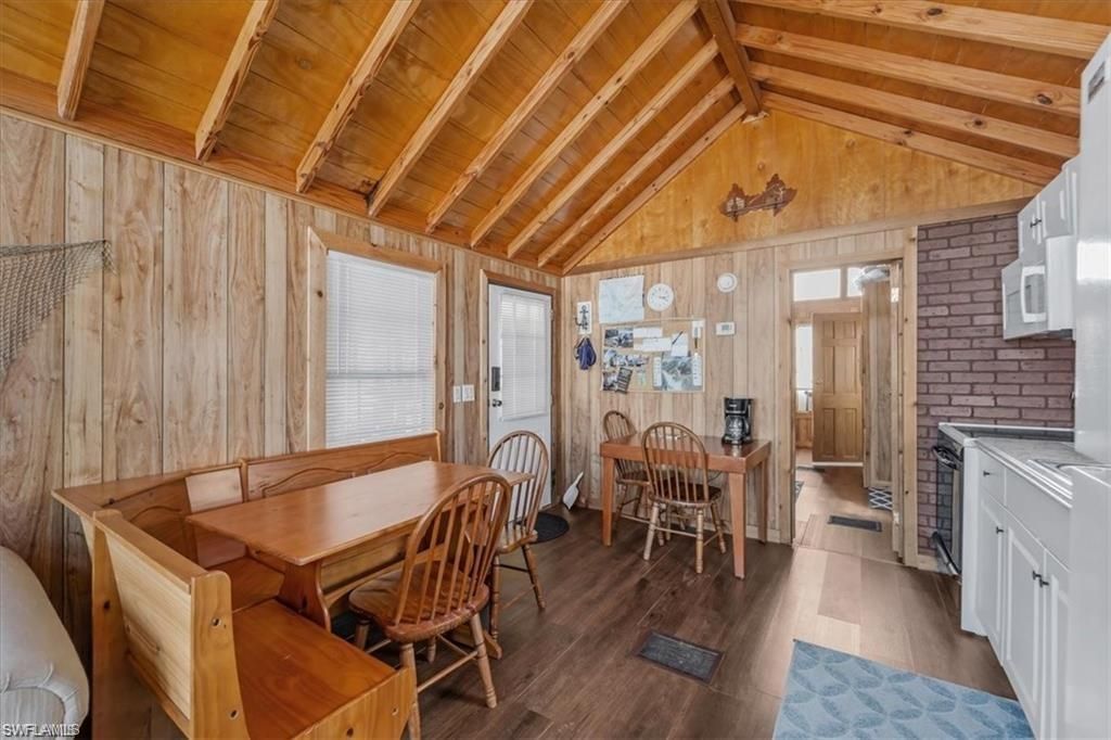 825 Copeland Ave S, Unit 20, Everglades City, FL 34139 Photo