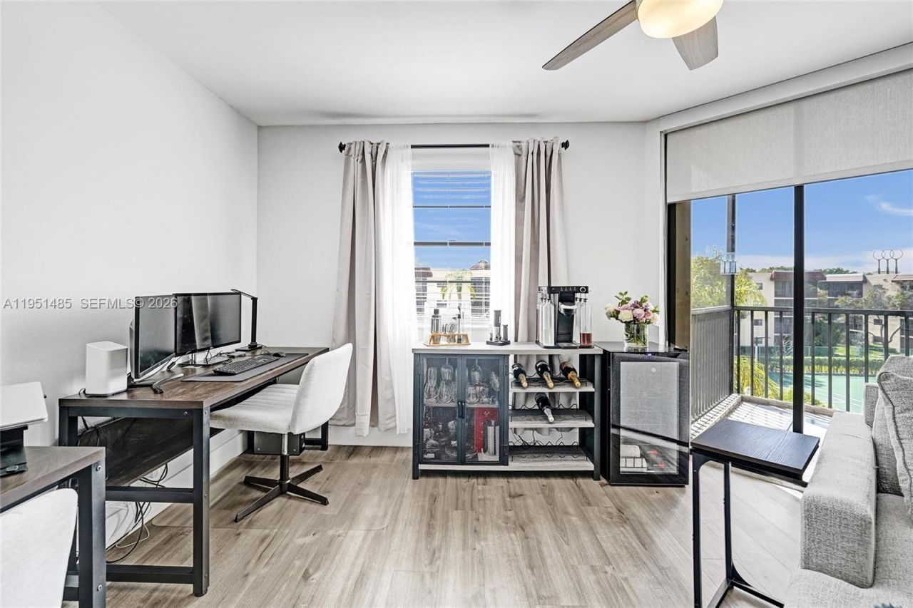 10501 W Broward Blvd, Unit 406, Plantation, FL 33324 Photo