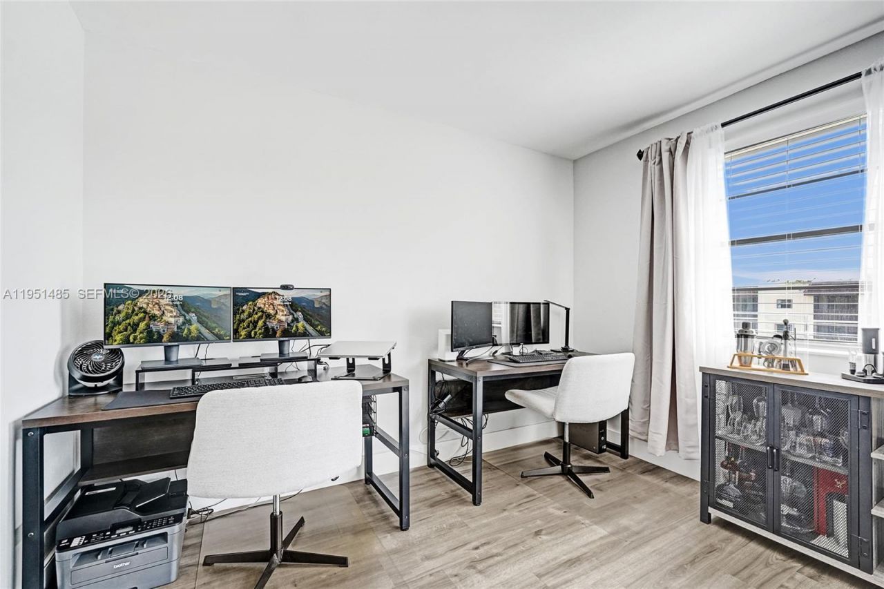 10501 W Broward Blvd, Unit 406, Plantation, FL 33324 Photo