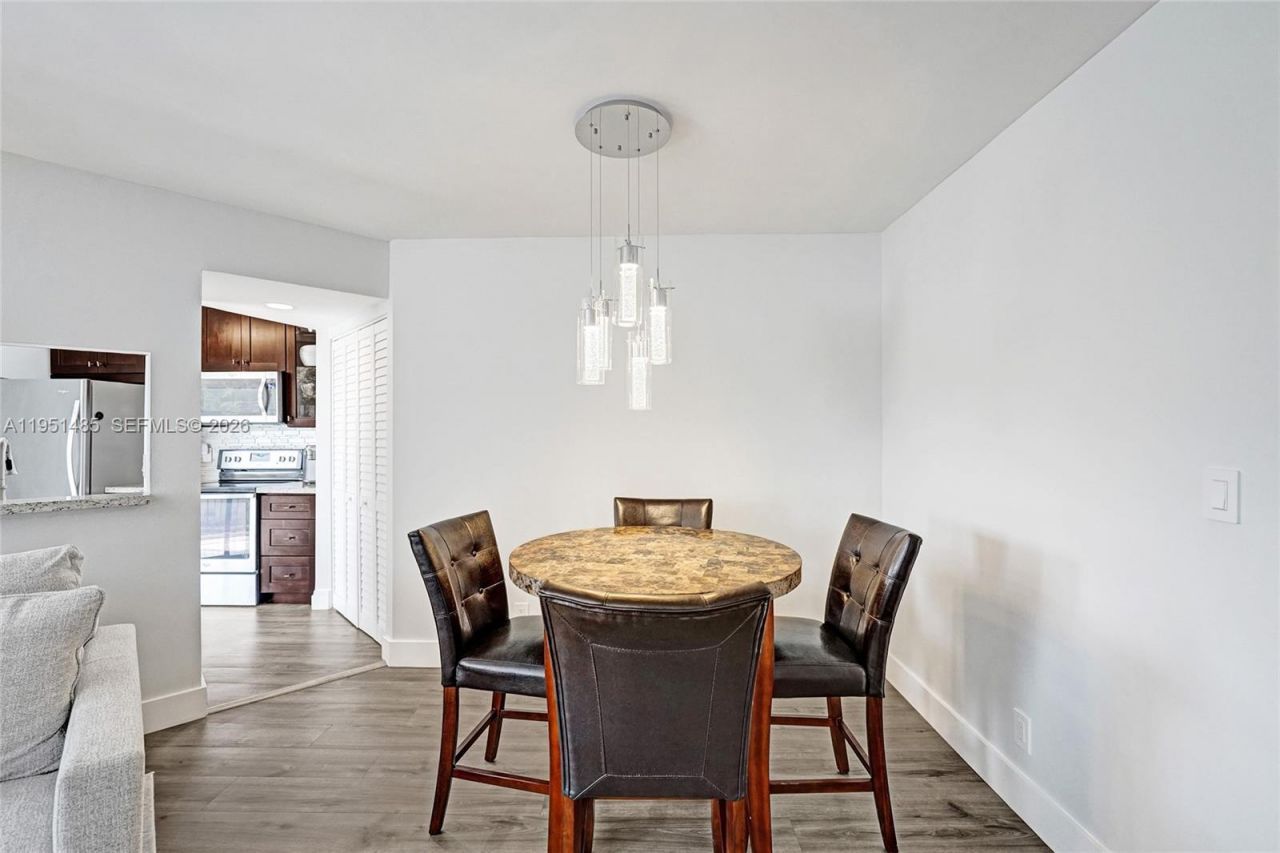 10501 W Broward Blvd, Unit 406, Plantation, FL 33324 Photo