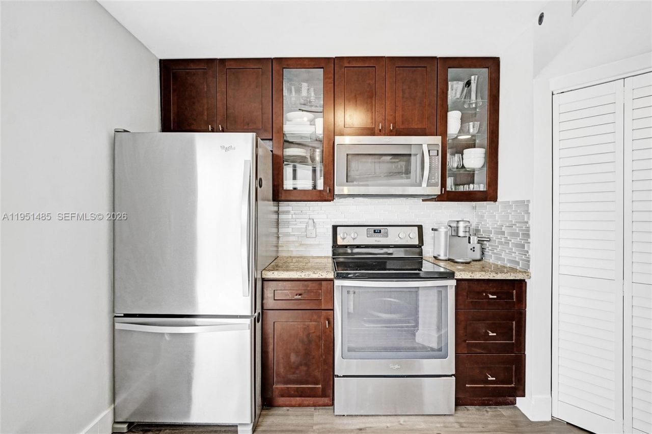 10501 W Broward Blvd, Unit 406, Plantation, FL 33324 Photo