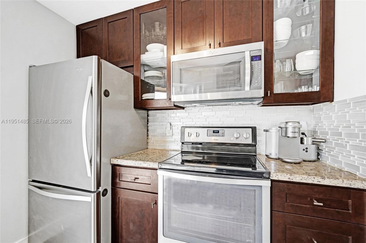 10501 W Broward Blvd, Unit 406, Plantation, FL 33324 Photo