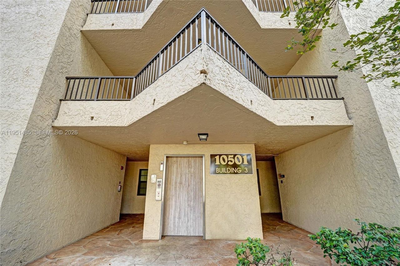 10501 W Broward Blvd, Unit 406, Plantation, FL 33324 Photo