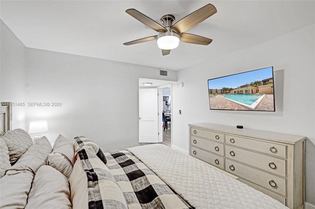 10501 W Broward Blvd, Unit 406, Plantation, FL 33324 Photo