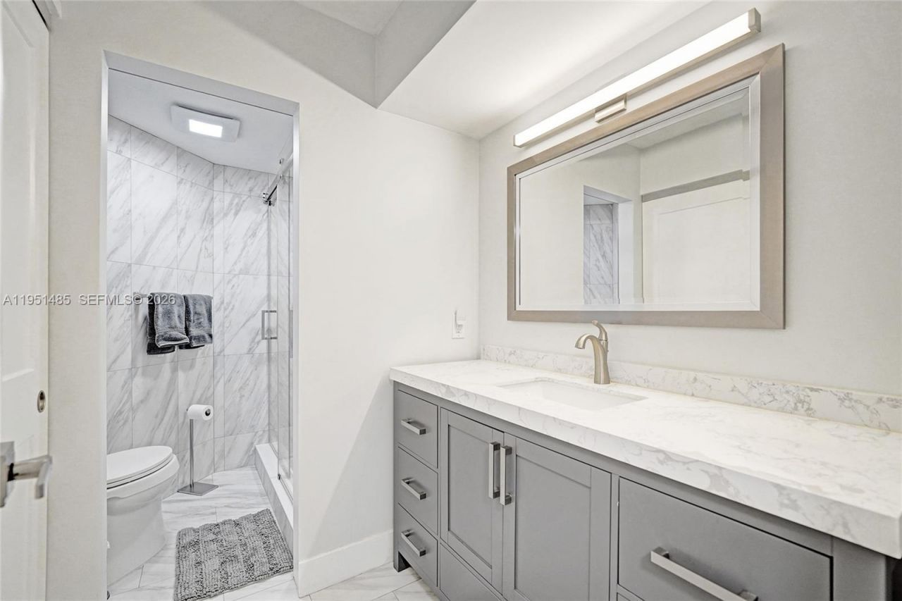 10501 W Broward Blvd, Unit 406, Plantation, FL 33324 Photo