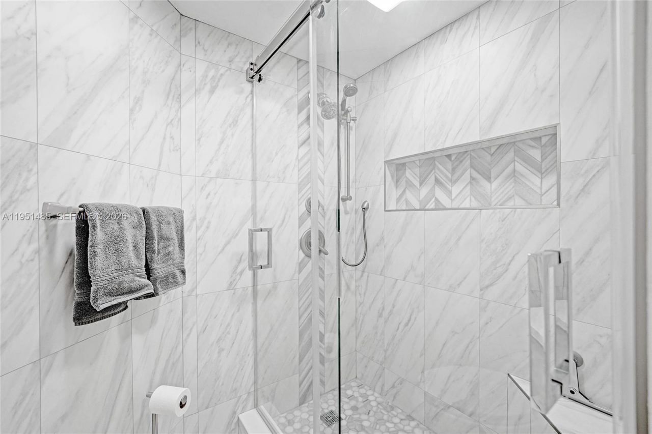 10501 W Broward Blvd, Unit 406, Plantation, FL 33324 Photo