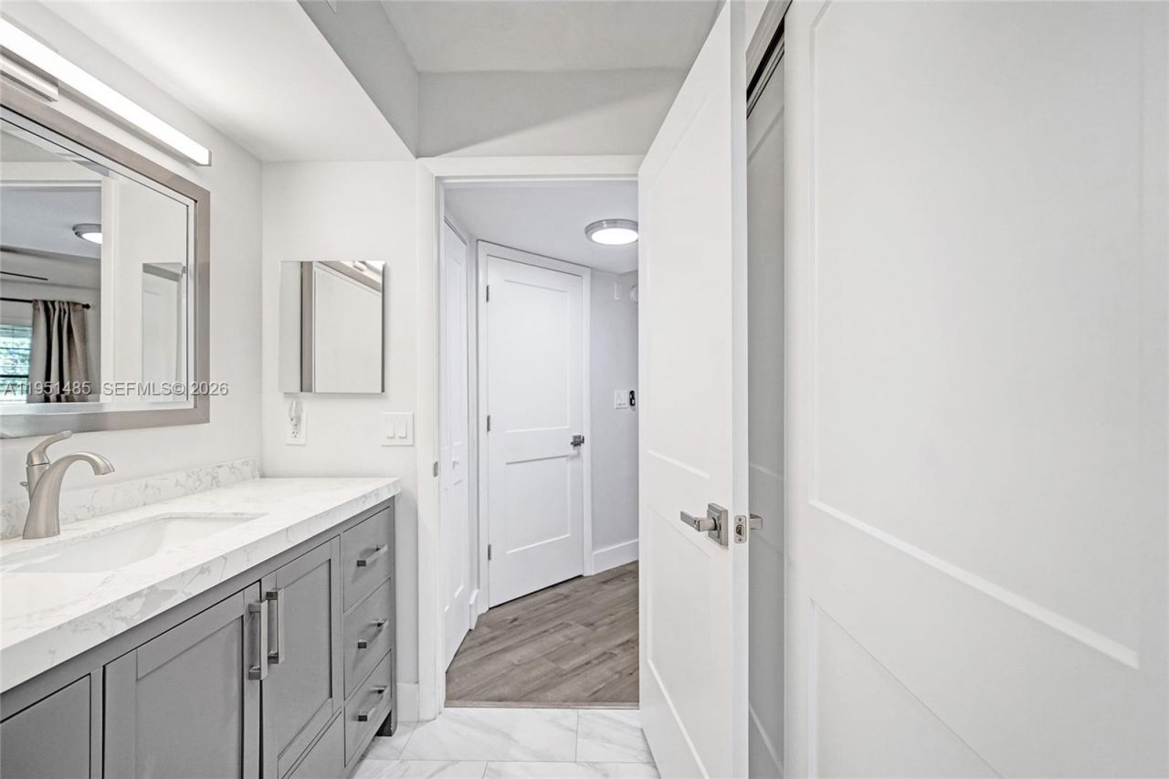 10501 W Broward Blvd, Unit 406, Plantation, FL 33324 Photo