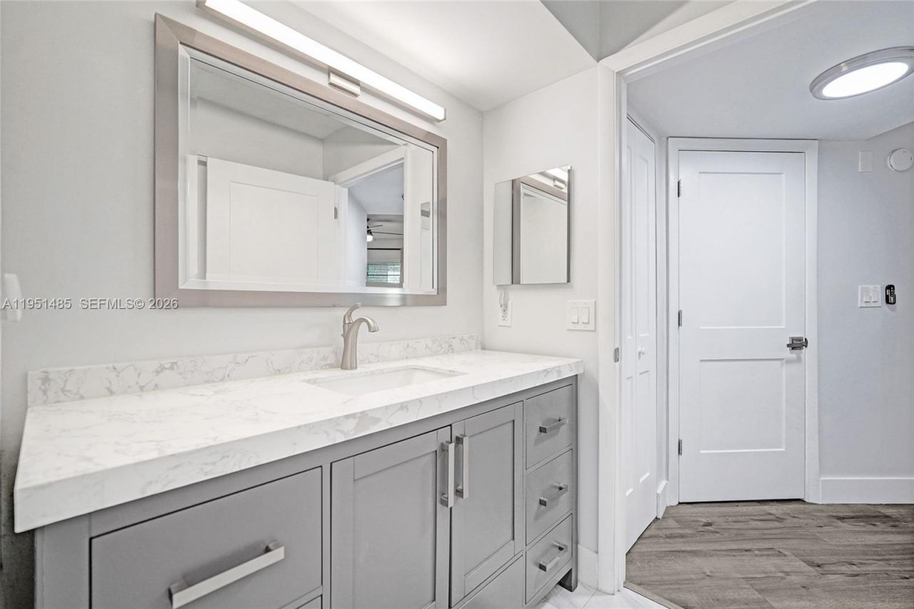 10501 W Broward Blvd, Unit 406, Plantation, FL 33324 Photo