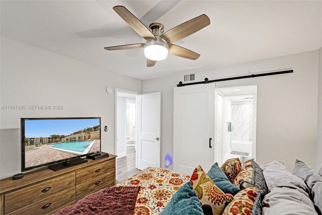 10501 W Broward Blvd, Unit 406, Plantation, FL 33324 Photo