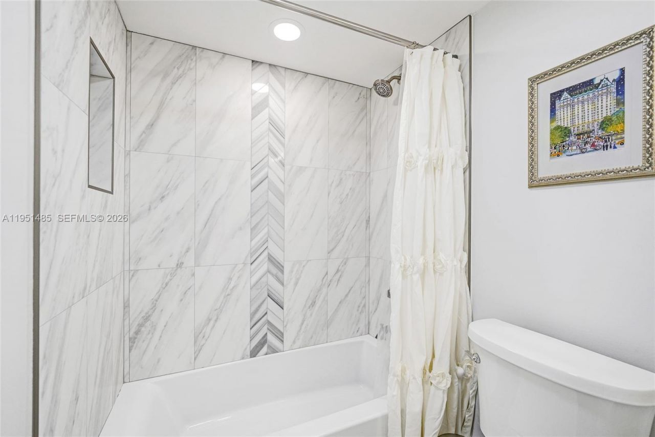 10501 W Broward Blvd, Unit 406, Plantation, FL 33324 Photo