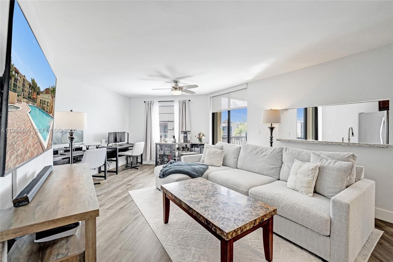 10501 W Broward Blvd, Unit 406, Plantation, FL 33324 Photo