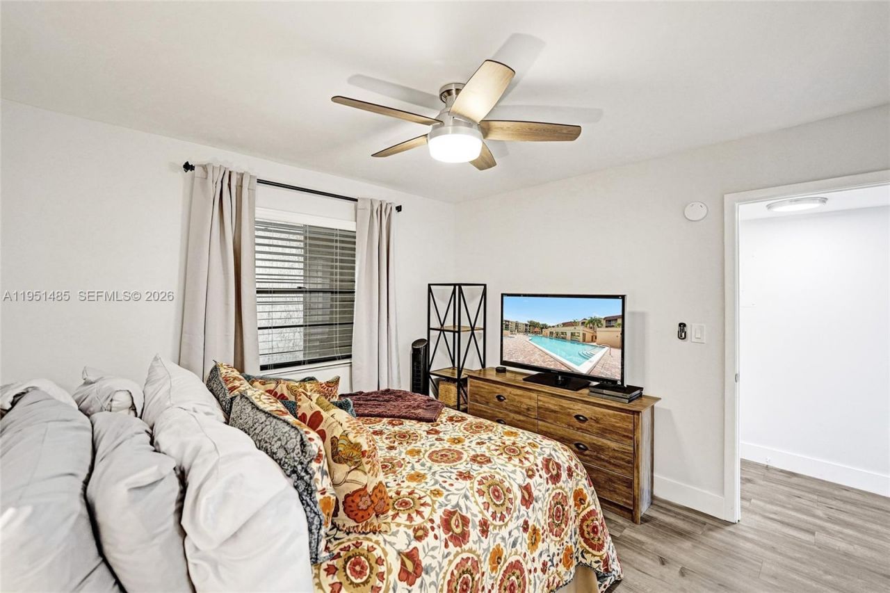 10501 W Broward Blvd, Unit 406, Plantation, FL 33324 Photo