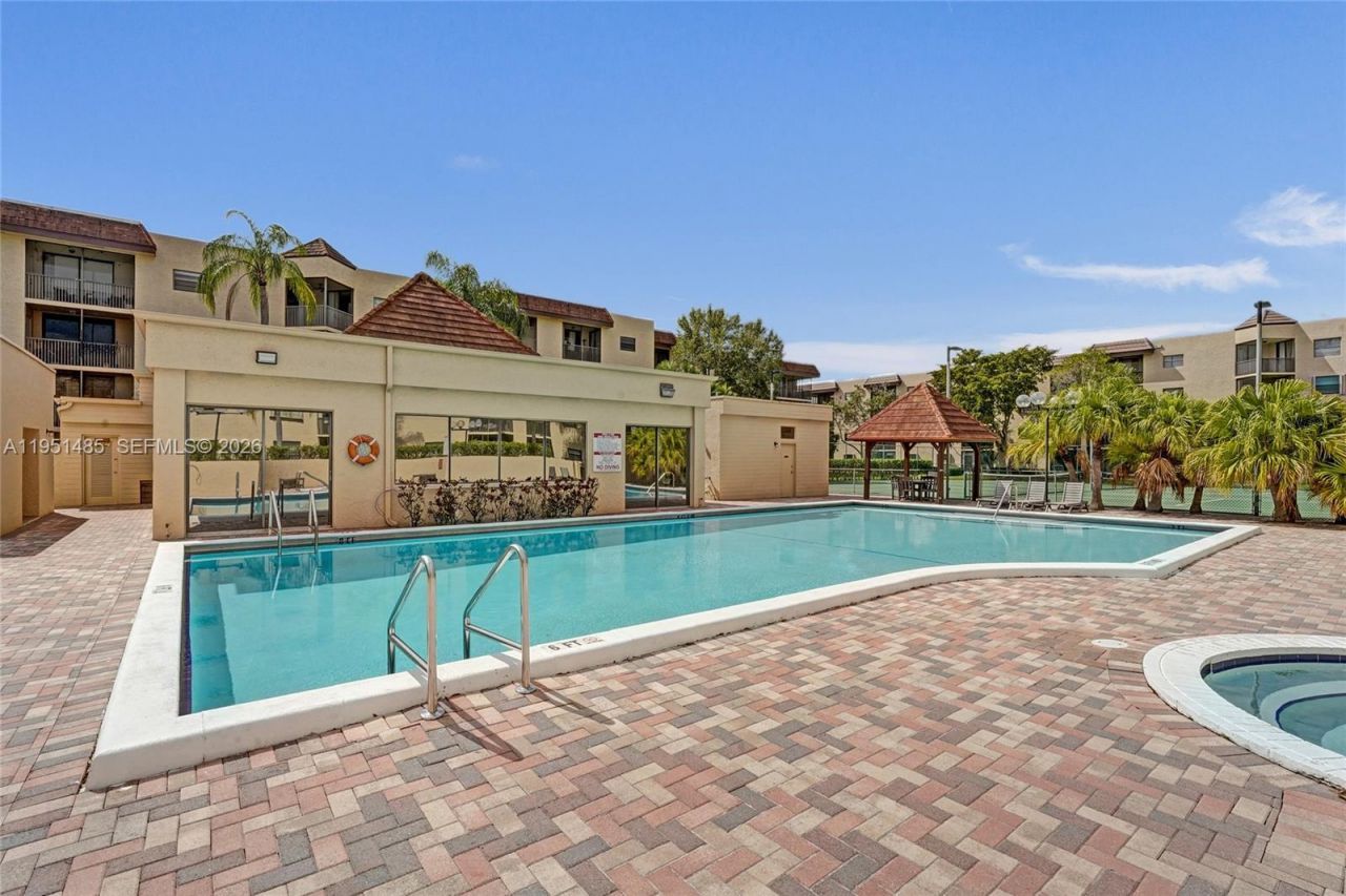 10501 W Broward Blvd, Unit 406, Plantation, FL 33324 Photo