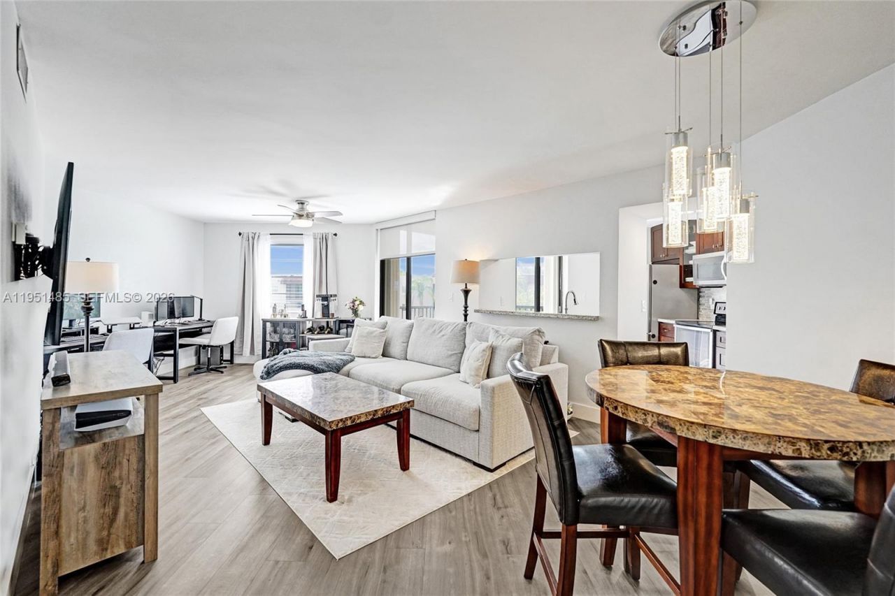 10501 W Broward Blvd, Unit 406, Plantation, FL 33324 Photo