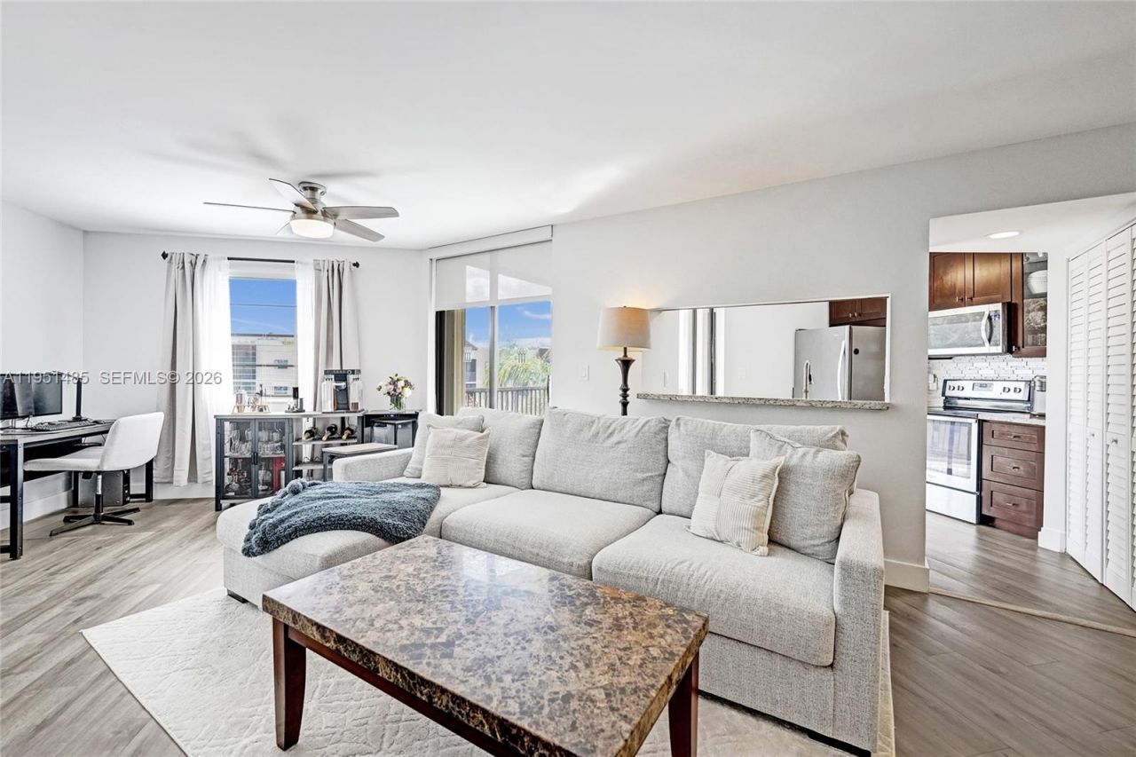 10501 W Broward Blvd, Unit 406, Plantation, FL 33324 Photo