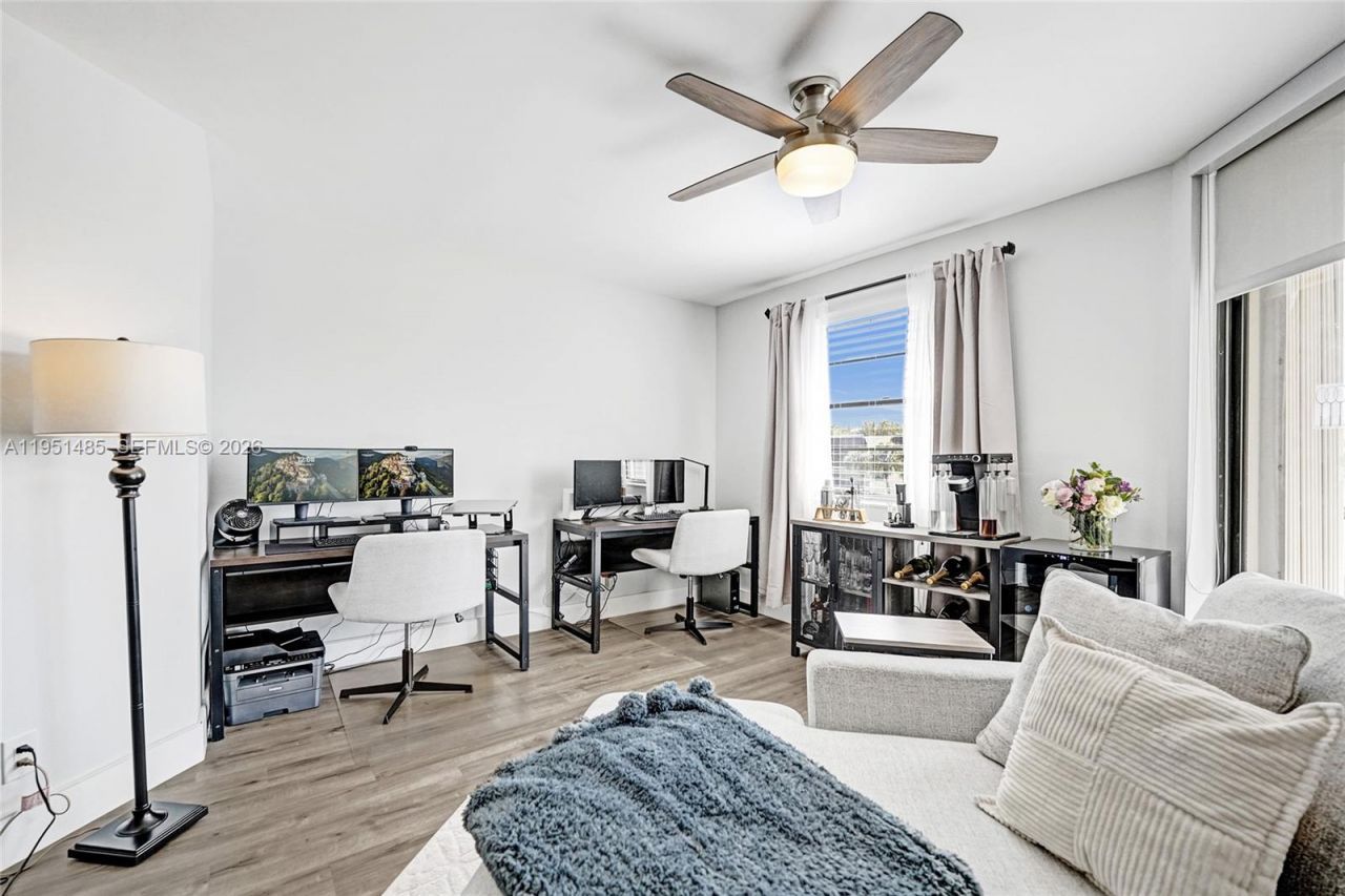 10501 W Broward Blvd, Unit 406, Plantation, FL 33324 Photo