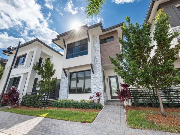 8120 NW 43rd St , Doral, FL 33166