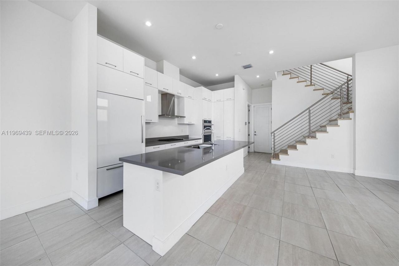 8120 NW 43rd St , Doral, FL 33166 Photo