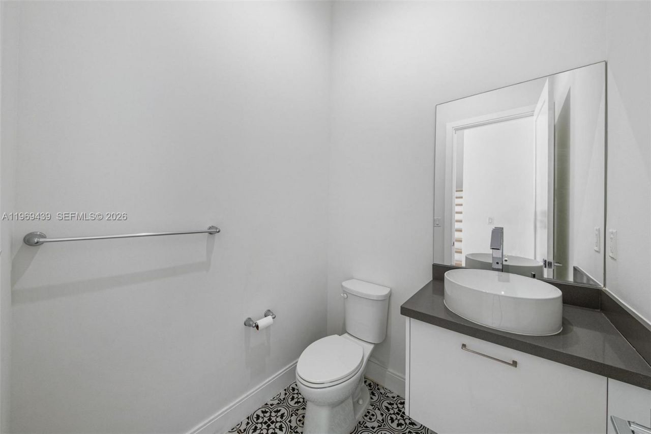 8120 NW 43rd St , Doral, FL 33166 Photo