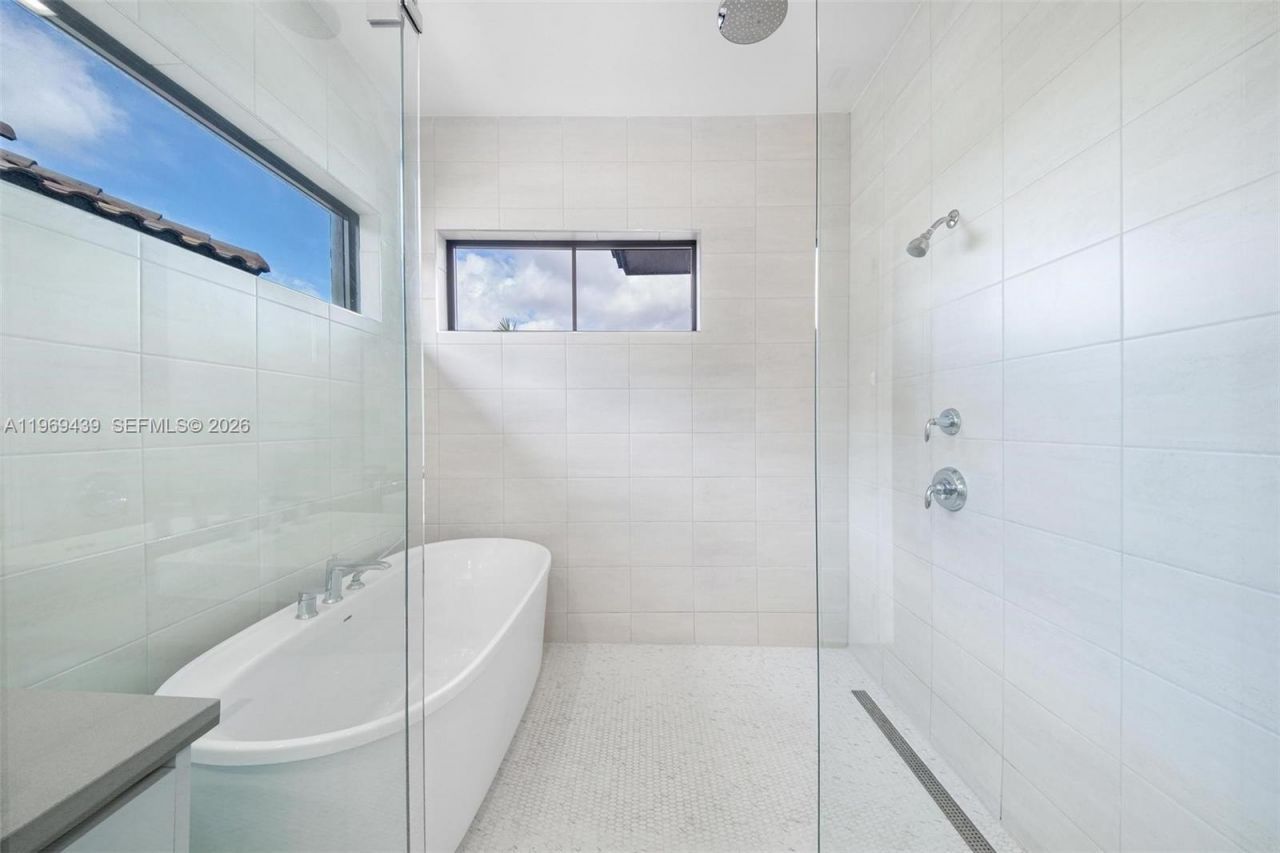 8120 NW 43rd St , Doral, FL 33166 Photo