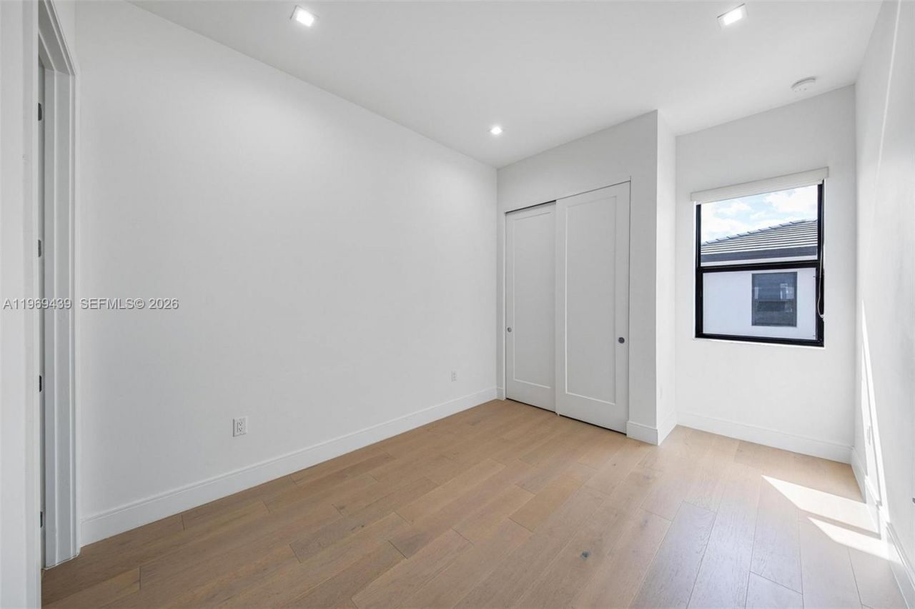 8120 NW 43rd St , Doral, FL 33166 Photo