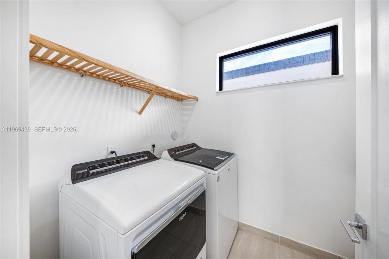 8120 NW 43rd St , Doral, FL 33166 Photo