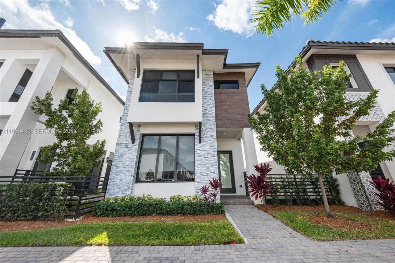 8120 NW 43rd St , Doral, FL 33166 Photo