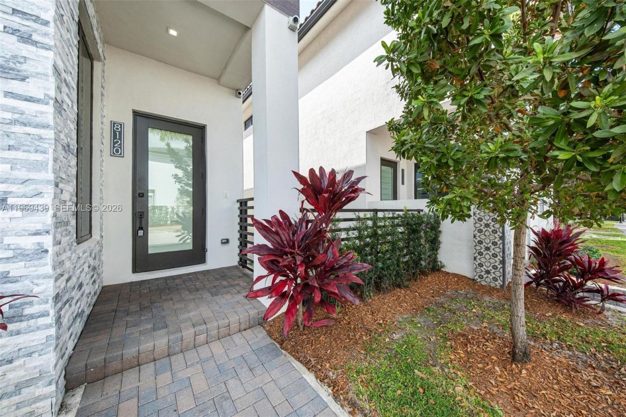 8120 NW 43rd St , Doral, FL 33166 Photo