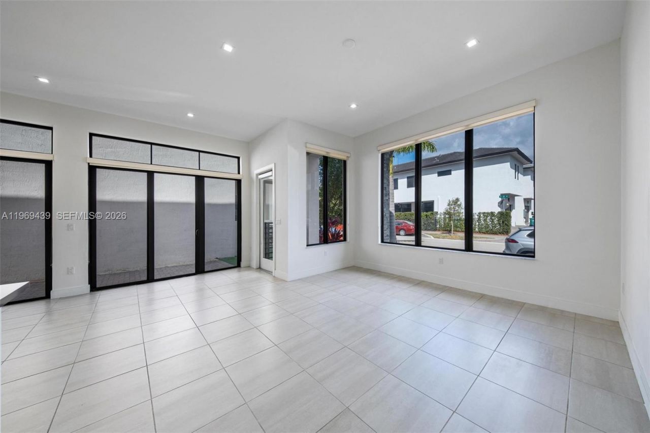 8120 NW 43rd St , Doral, FL 33166 Photo