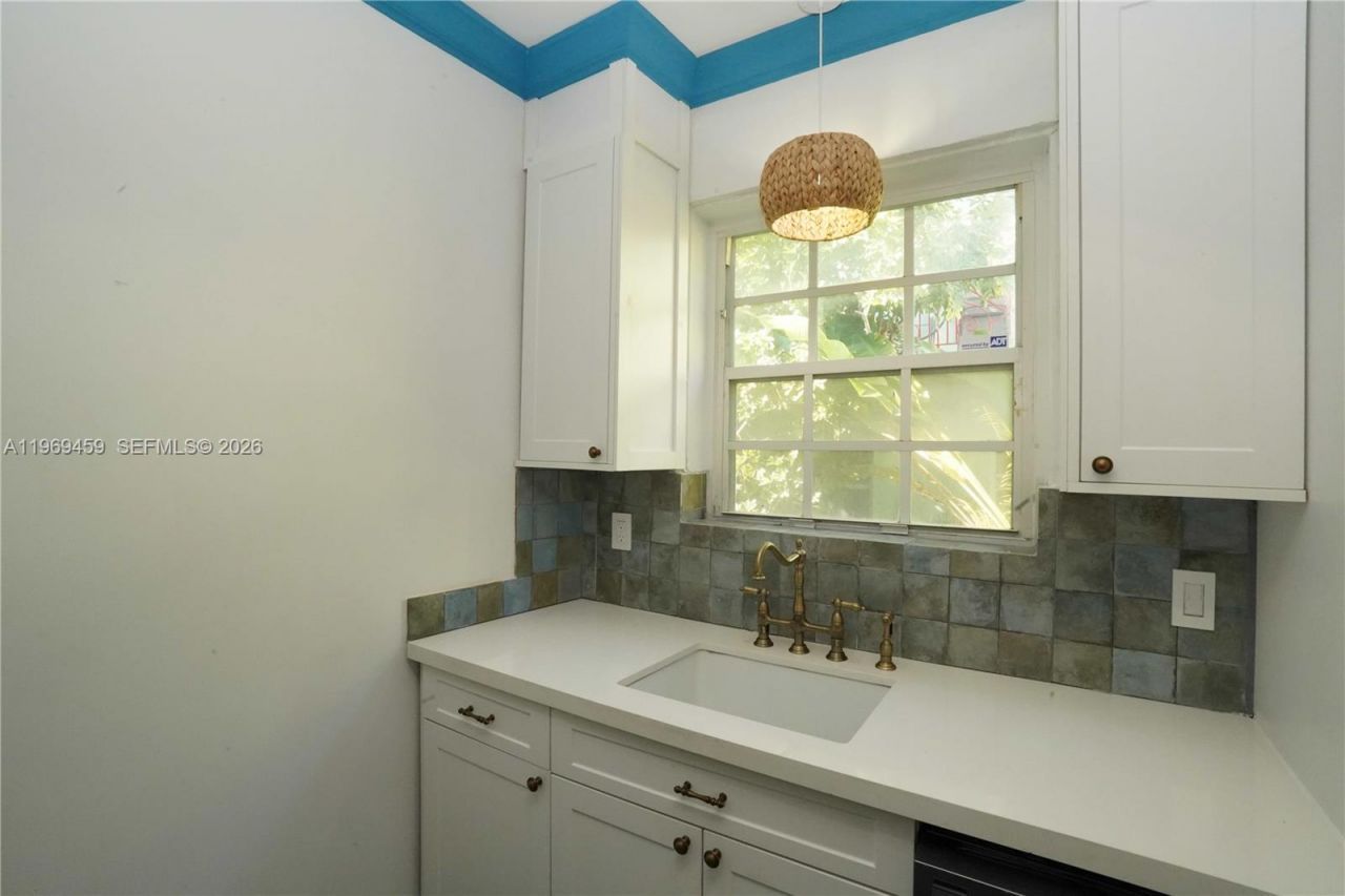 1605 Michigan Ave, Unit 929, Miami Beach, FL 33139 Photo