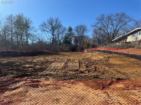 23 Saint Alfred Road , St Louis, MO 63132