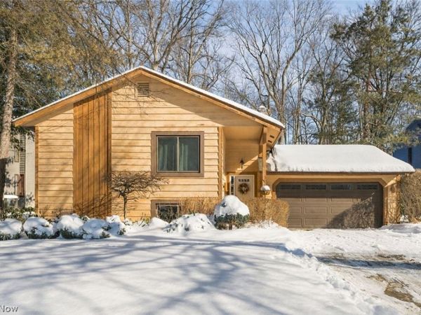 8979 Bluejay Lane, Mentor, OH 44060