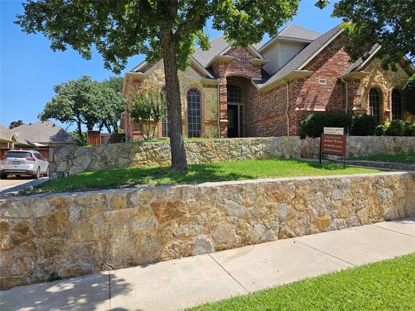 7921 Shady Oaks Drive, North Richland Hills, TX 76182