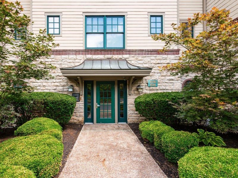 8144 Mount Air Place, Columbus, OH 43235 Photo 2