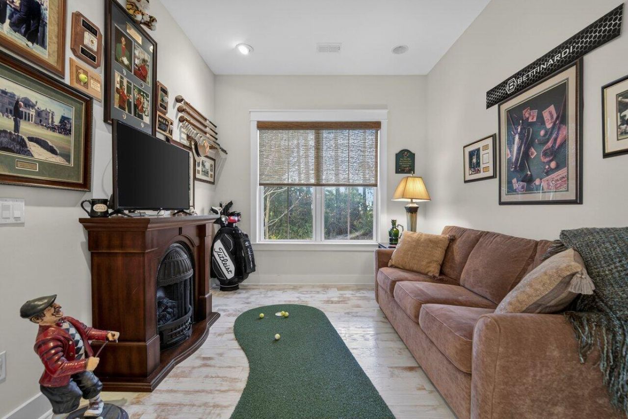 403 Four Seasons Boulevard Photo 17