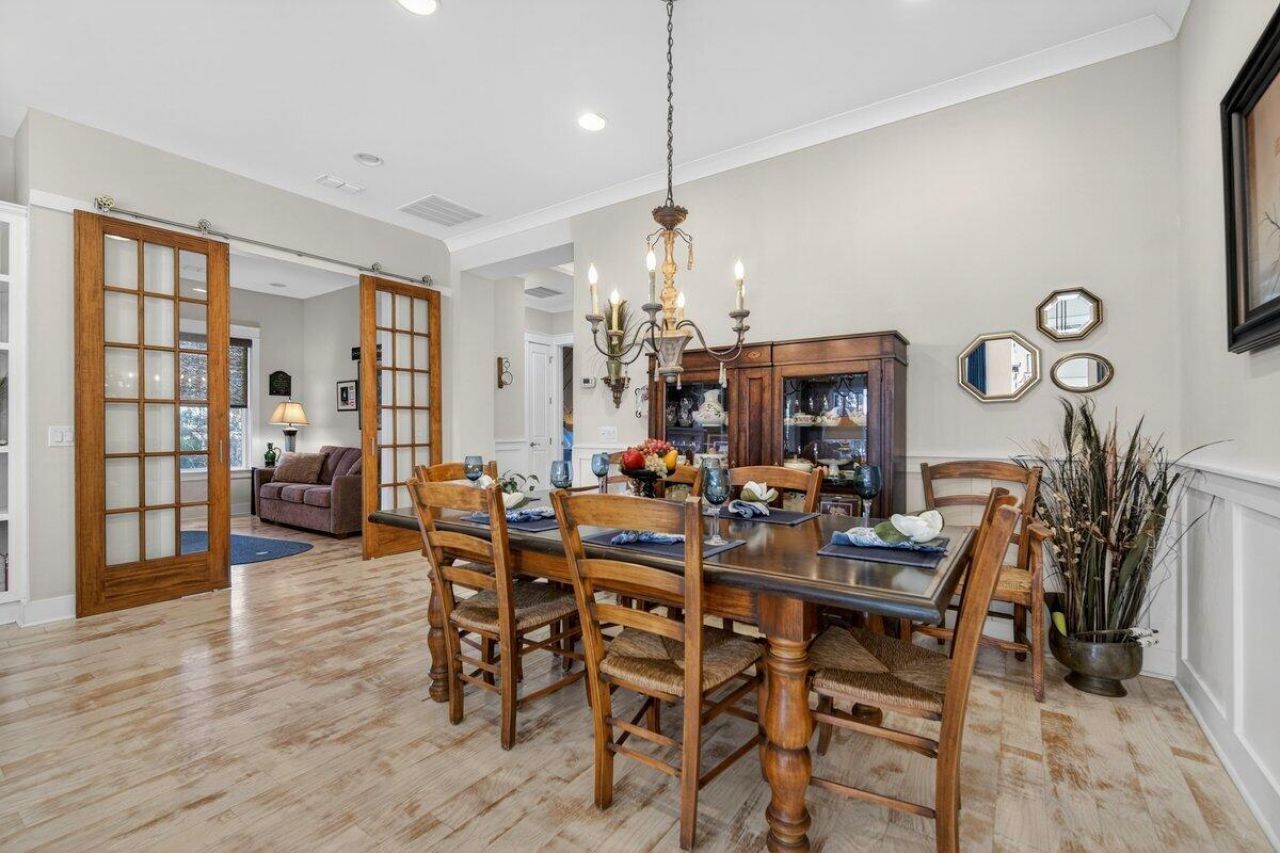 403 Four Seasons Boulevard Photo 20