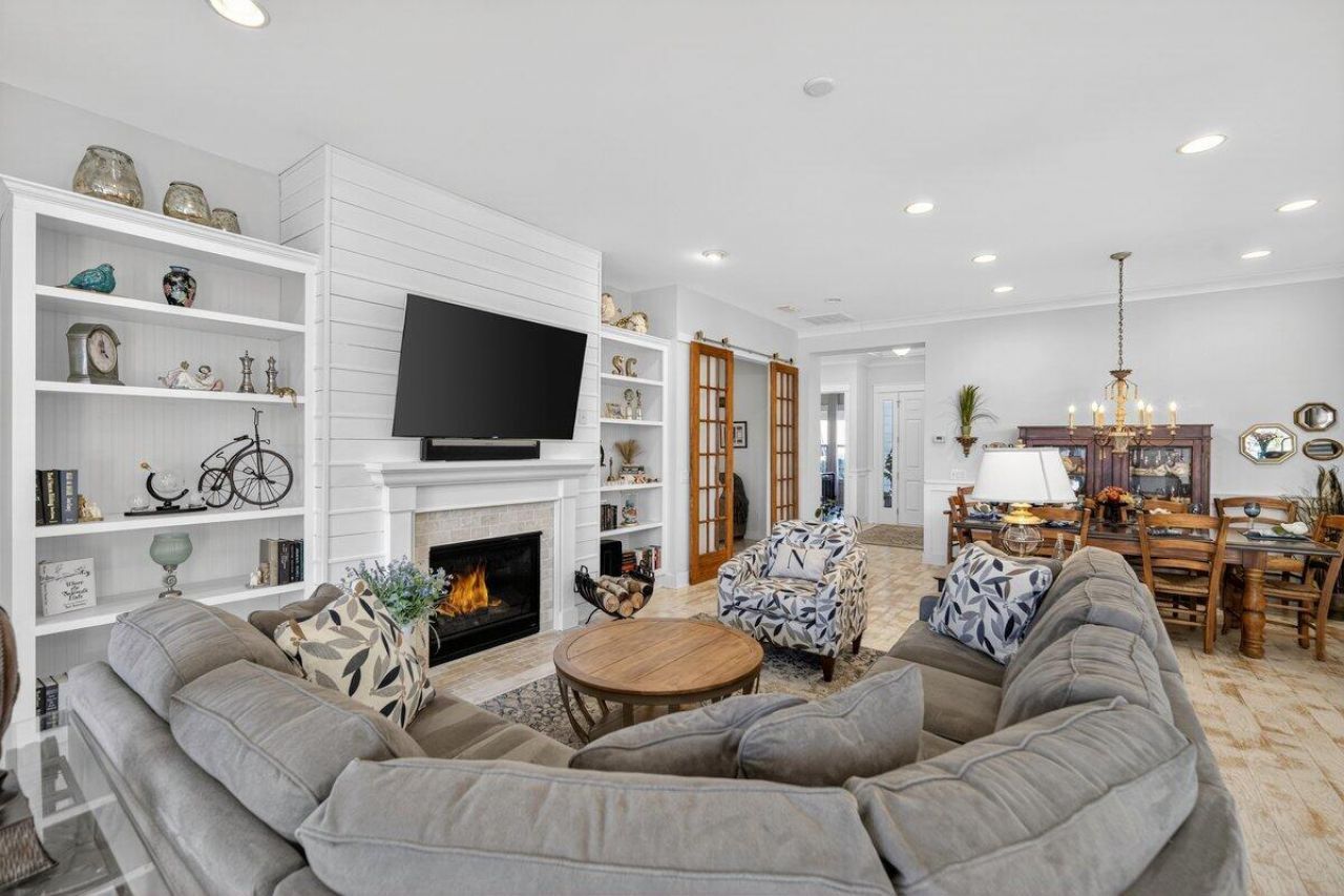 403 Four Seasons Boulevard Photo 23