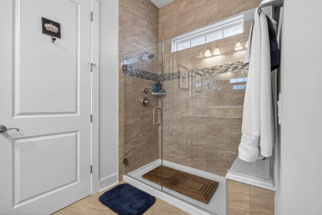 403 Four Seasons Boulevard Photo 31