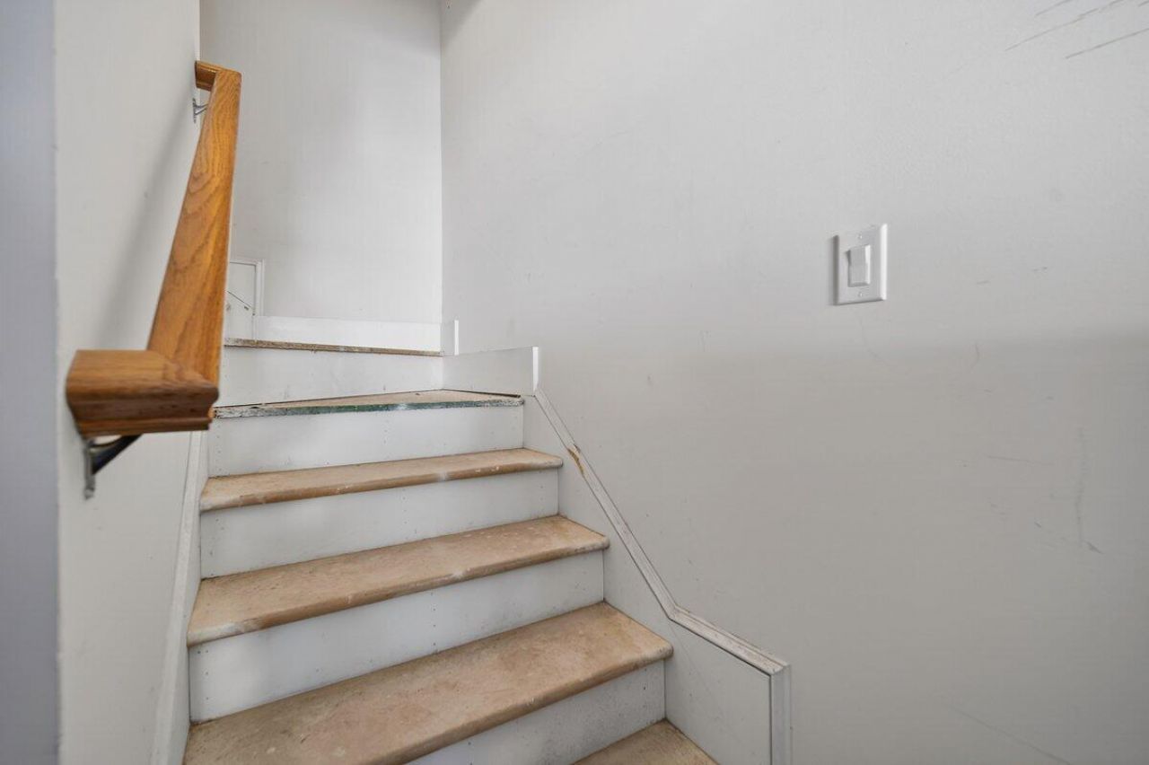 403 Four Seasons Boulevard Photo 35