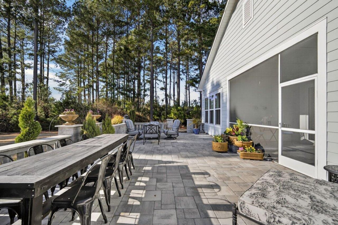 403 Four Seasons Boulevard Photo 40