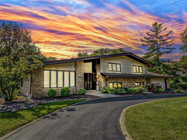 13000 S Westgate Drive, Palos Heights, IL 60463